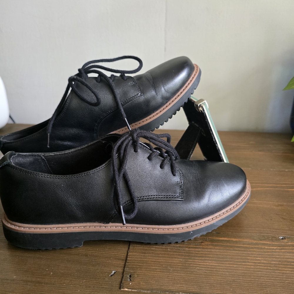 Clarks Womens Raisie Bloom Oxford Size 8 Black Leather Lace Up Shoe Comfy Flat